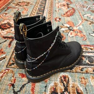 1460 GREASY LEATHER LACE UP BOOTS DR MARTENS